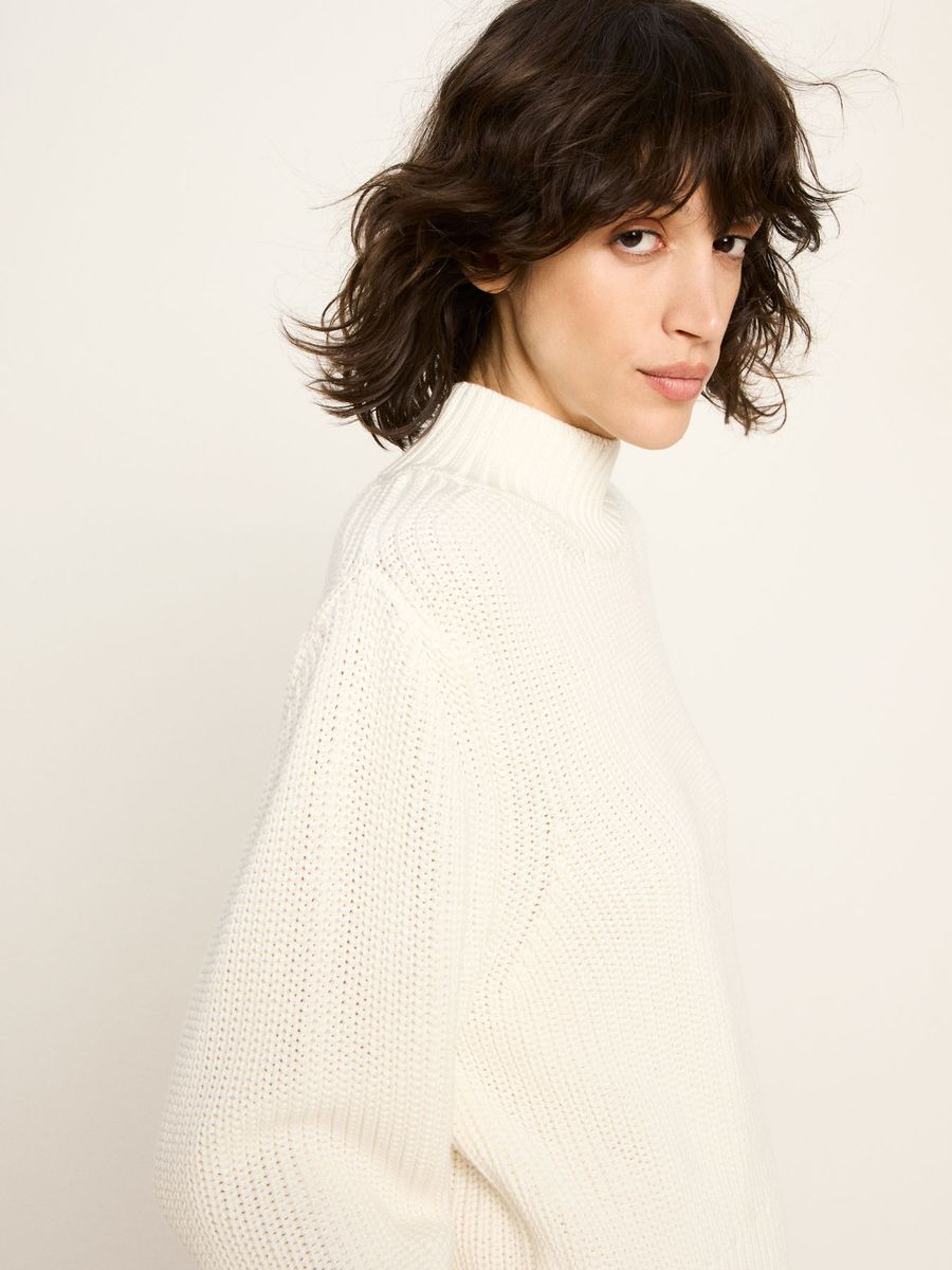 LANIUS_225_14454-00-101-off-white-34_Grobstrickpullover_04.jpg