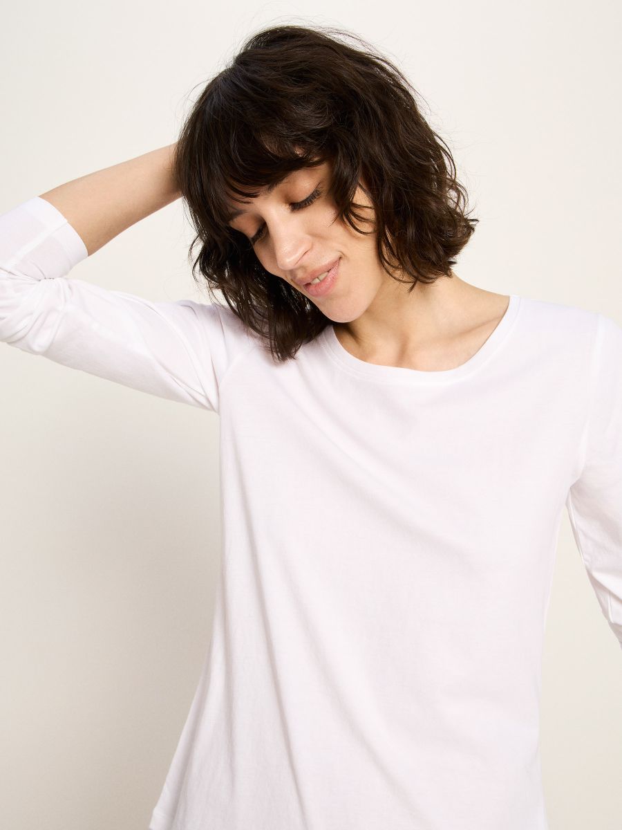 LANIUS_225_13632-00-100-white-34_Langarmshirt_05.jpg