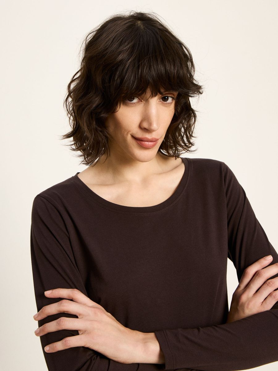 LANIUS_225_13632-00-290-dark-brown-34_Langarmshirt_04.jpg