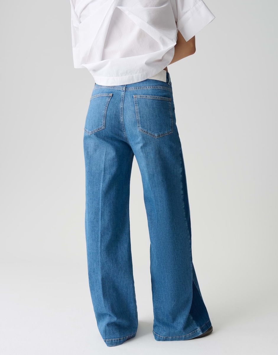 cloudstock_remote_16232871.jpg